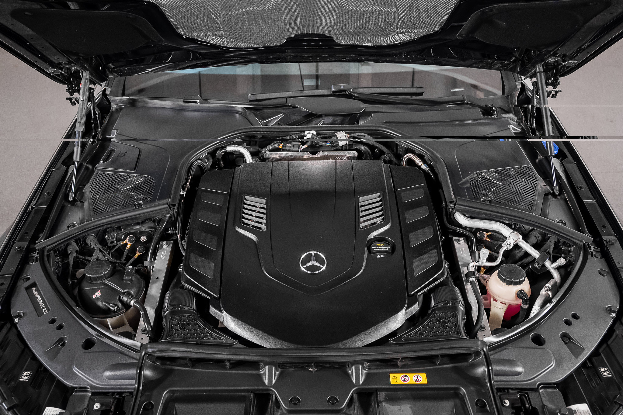 Used 2025 Mercedes-Benz Maybach S 580 4MATIC image 73