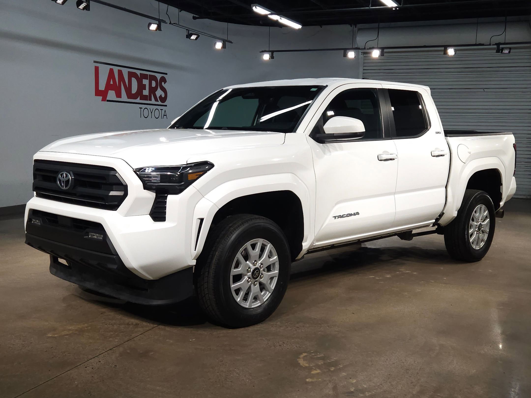 Certified 2024 Toyota Tacoma SR5 image 3