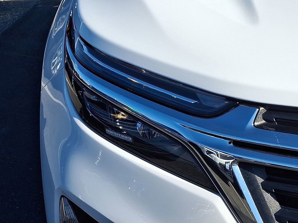 Certified 2024 Chevrolet Equinox LT w/ LPO, Floor Liner Package image 9