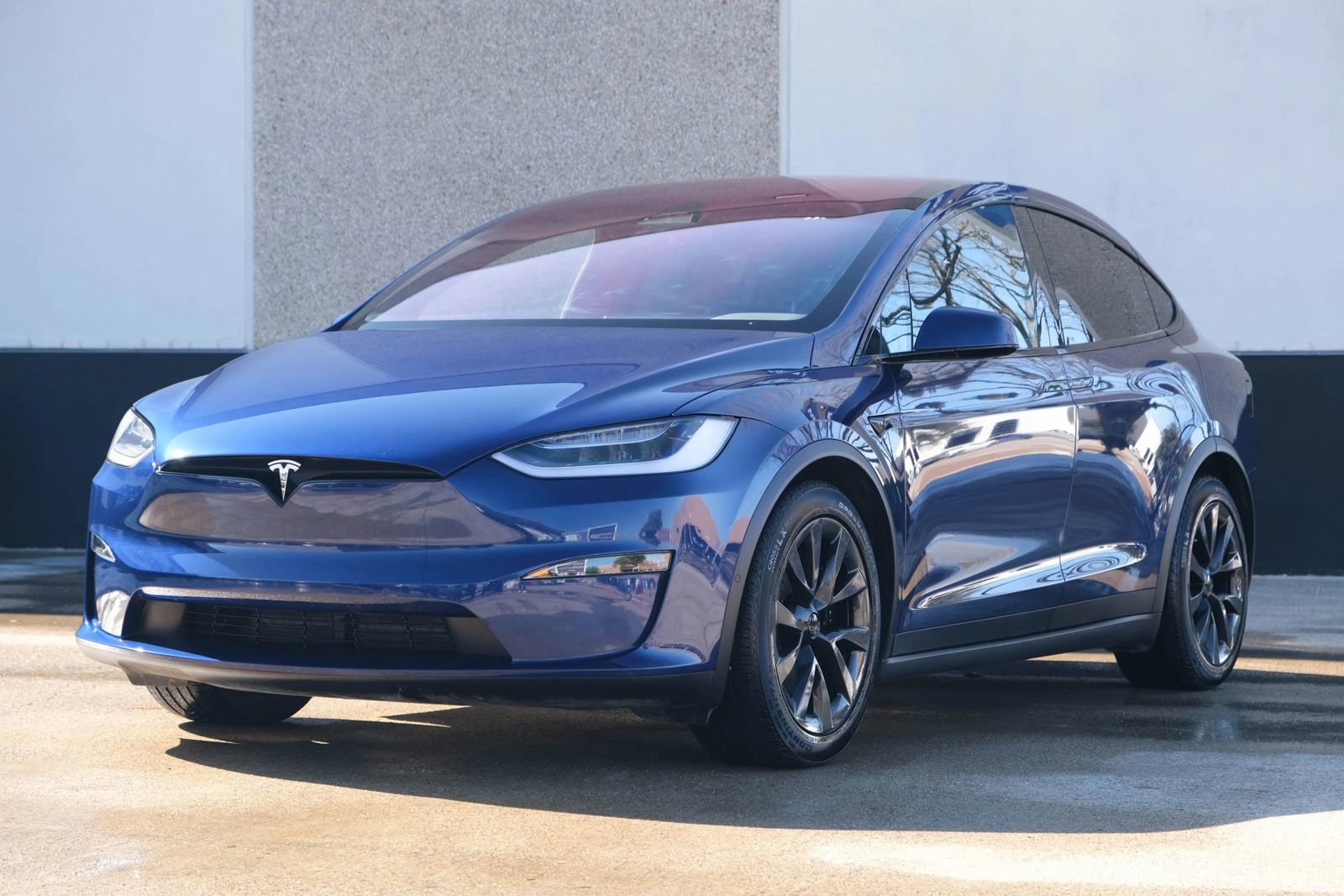Used 2023 Tesla Model X Plaid image 5