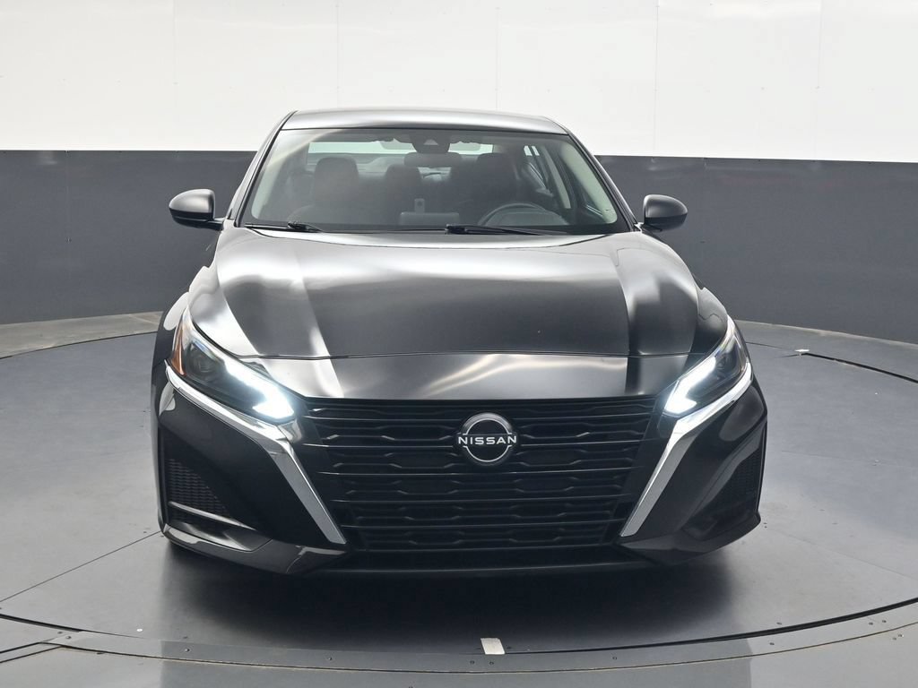 Used 2024 Nissan Altima 2.5 SV FWD image 9