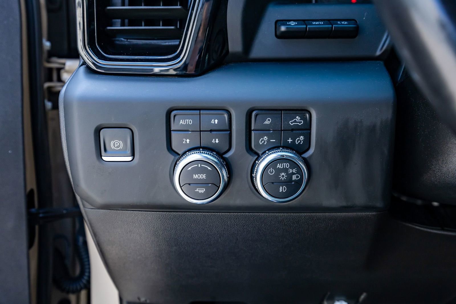 Used 2022 GMC Sierra 1500 AT4 w/ AT4 Premium Package AWD/4WD image 22