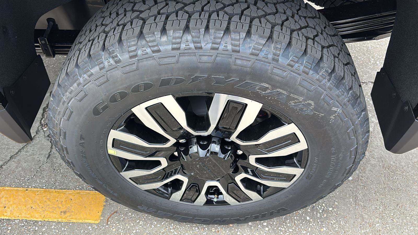 New 2026 GMC Sierra 2500 Denali Ultimate image 13