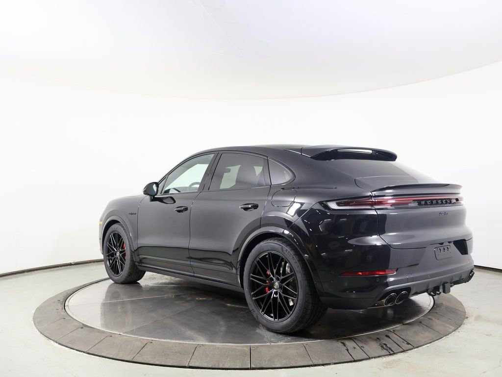 New 2025 Porsche Cayenne Turbo image 3