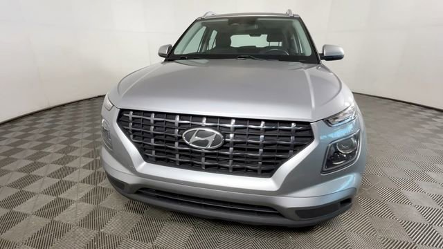 Used 2023 Hyundai Venue SEL FWD image 14