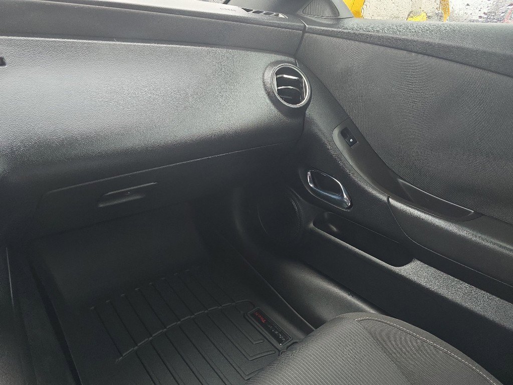Used 2011 Chevrolet Camaro LT image 23