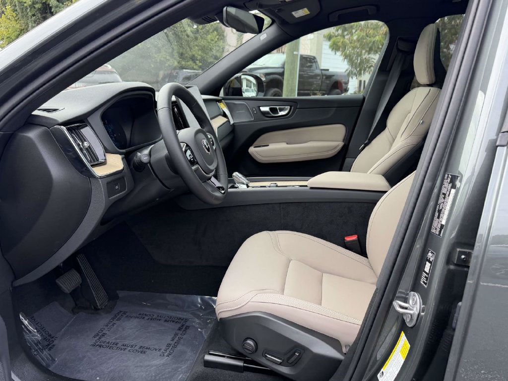 New 2026 Volvo XC60 B5 Plus w/ Climate Package AWD/4WD image 15