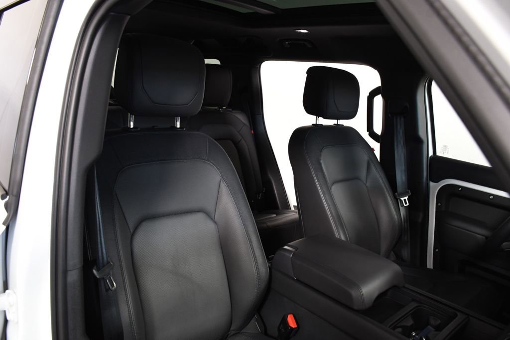 Used 2024 Land Rover Defender 110 X-Dynamic SE image 20