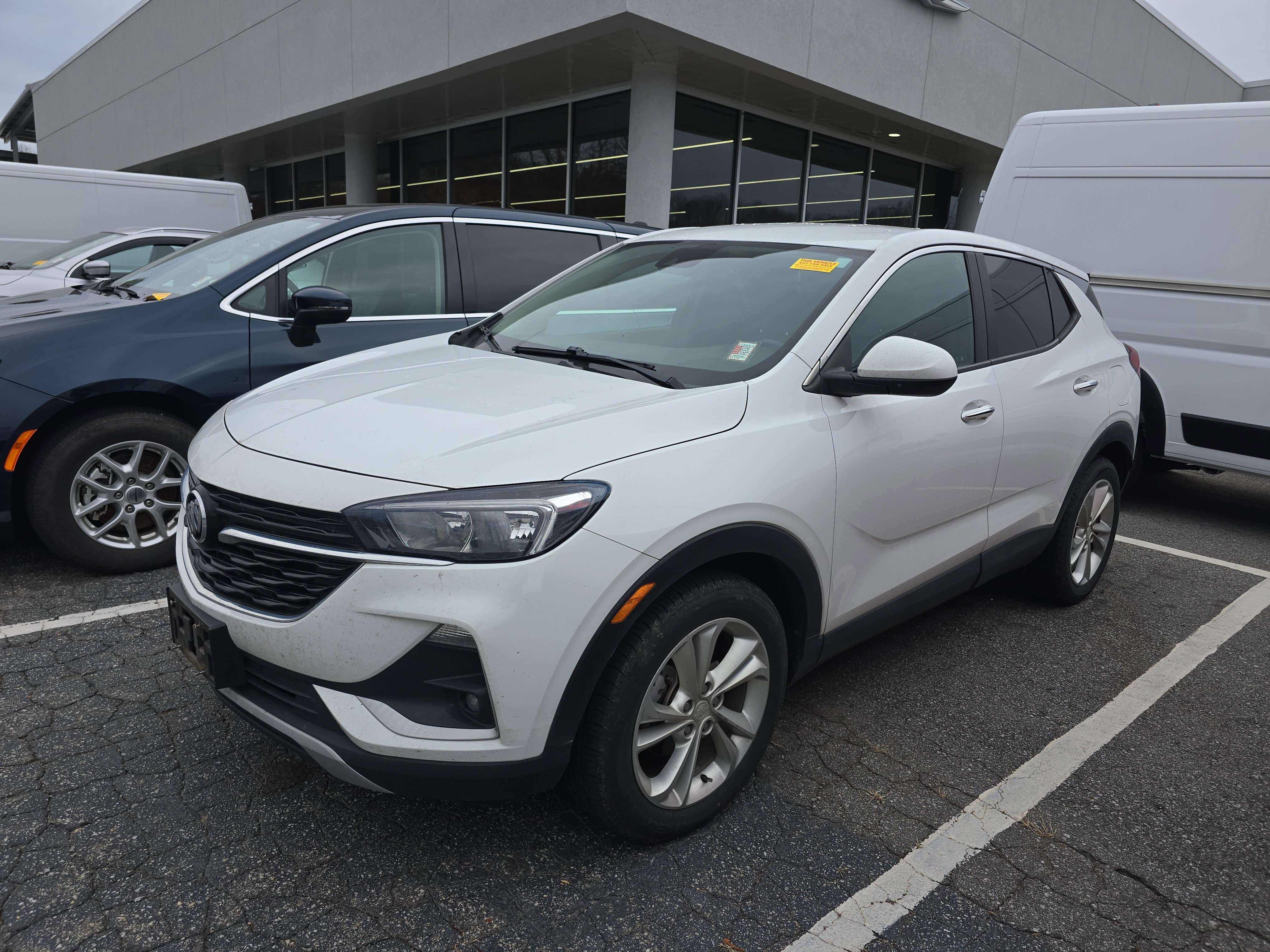 Used 2020 Buick Encore GX Preferred w/ Cold Weather Comfort Package image 4