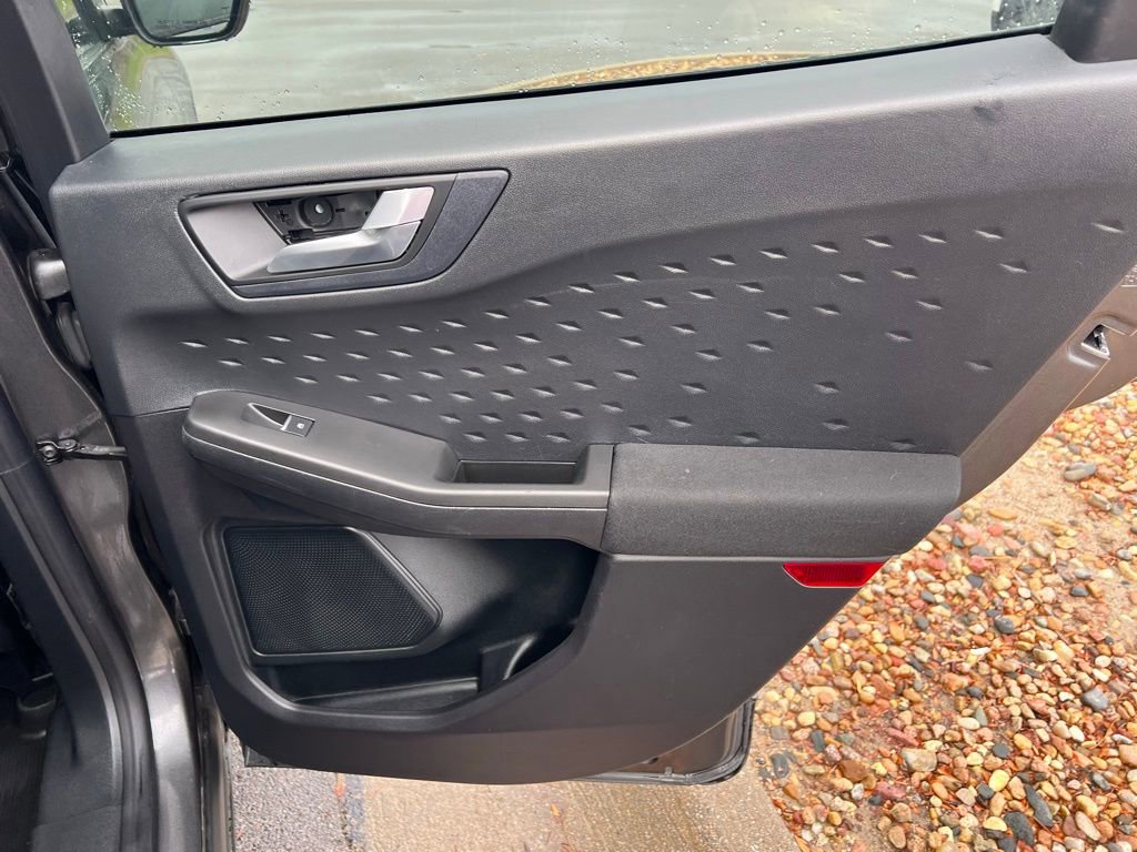 Used 2020 Ford Escape SE image 19