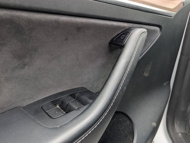 Used 2023 Tesla Model Y Performance AWD/4WD image 12