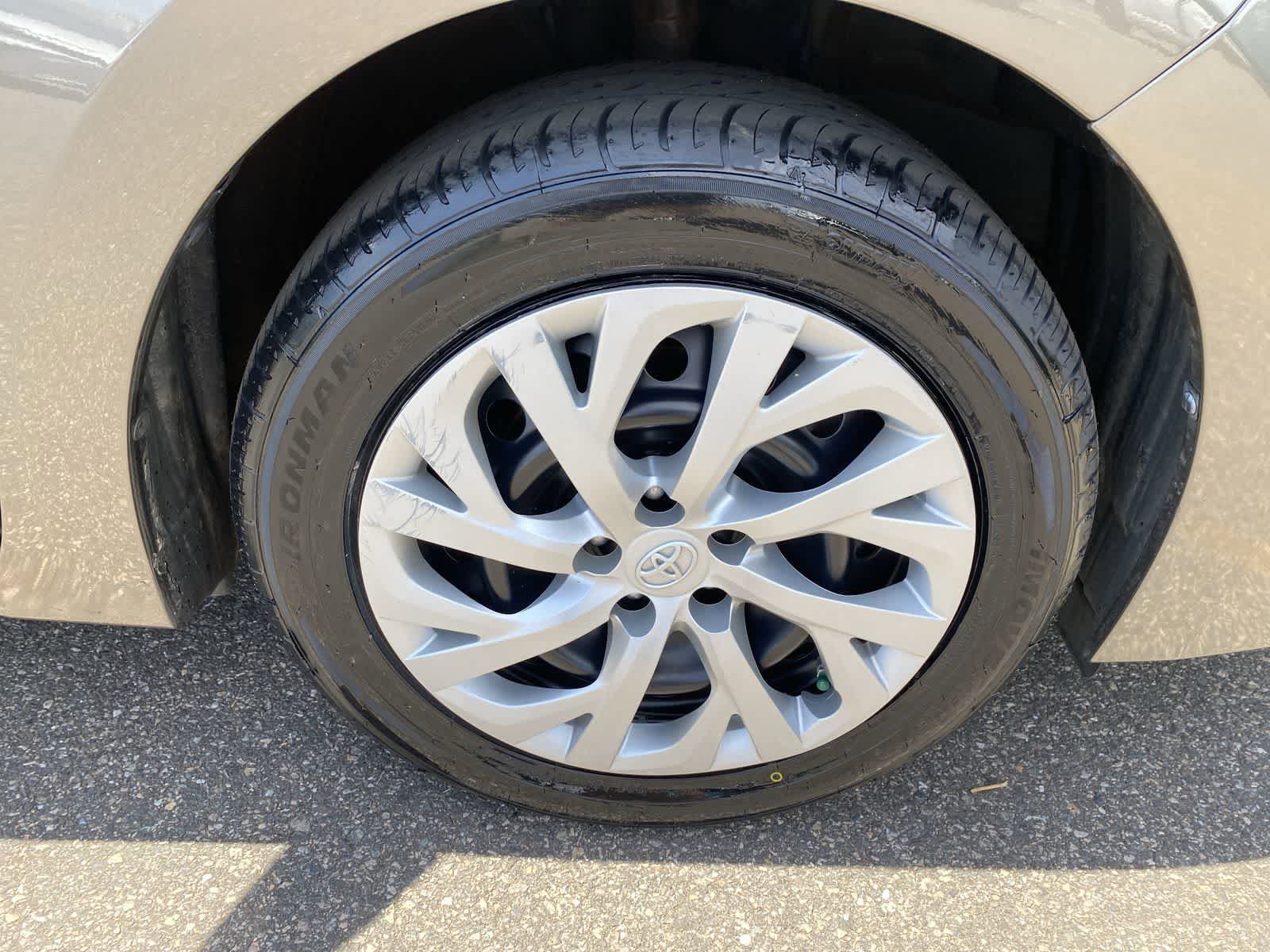 Used 2017 Toyota Corolla LE FWD image 14