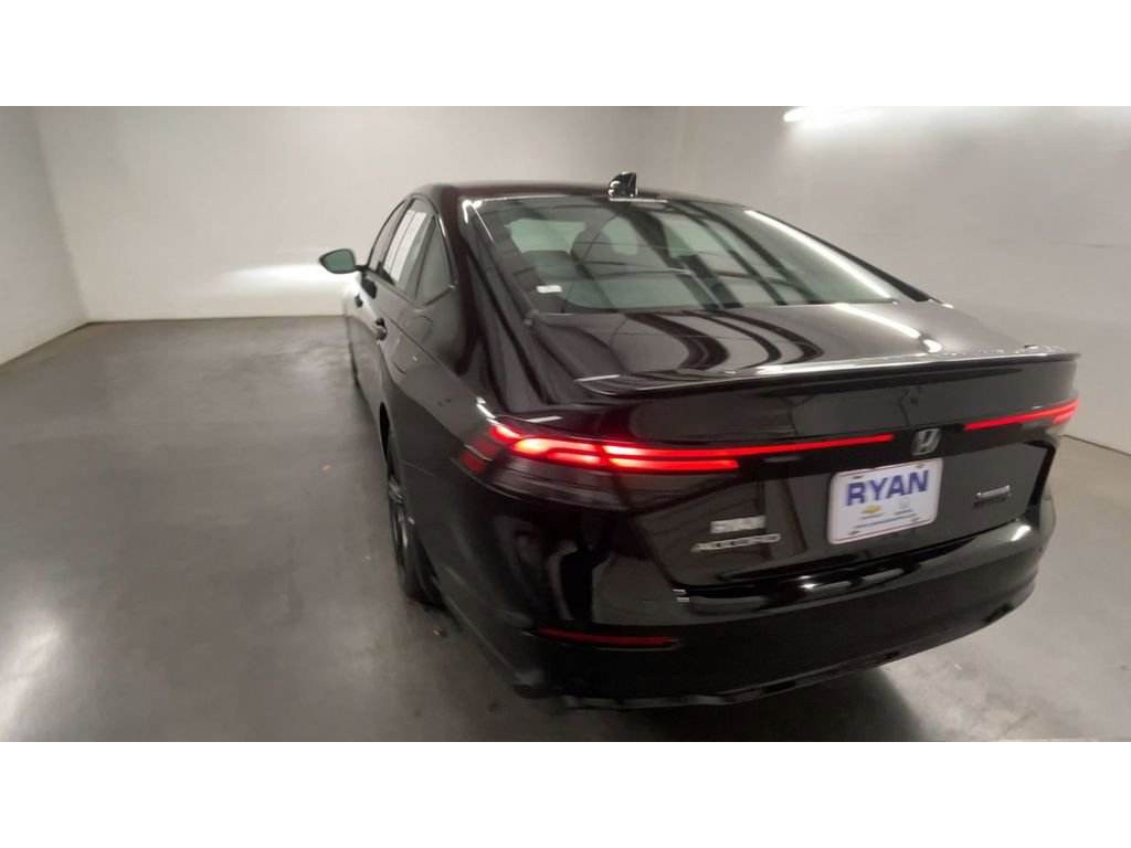 Used 2024 Honda Accord Sport image 7