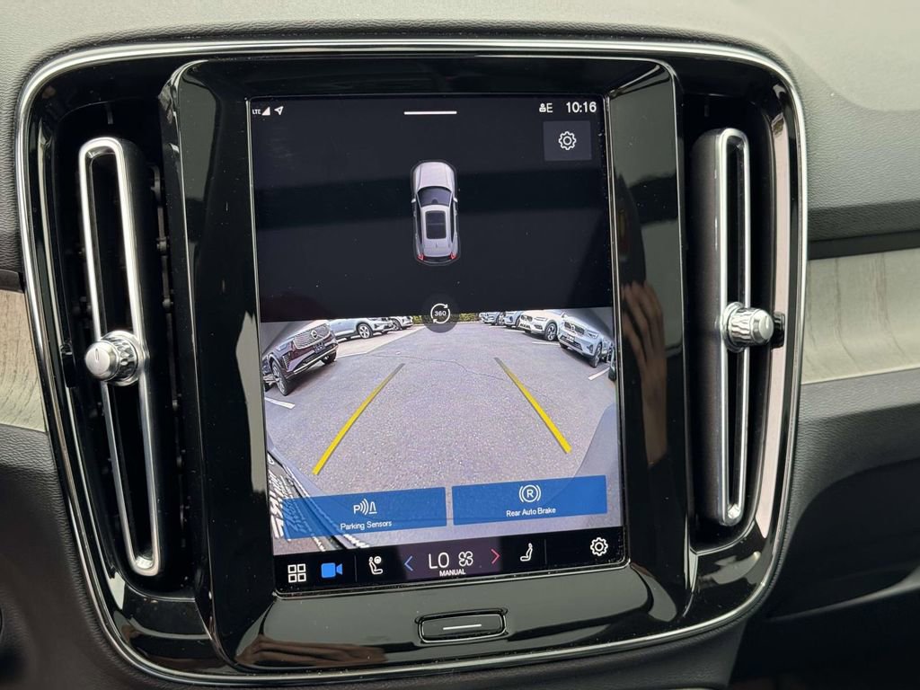 Certified 2023 Volvo XC40 B5 Plus w/ Driver Assist Package AWD/4WD image 29
