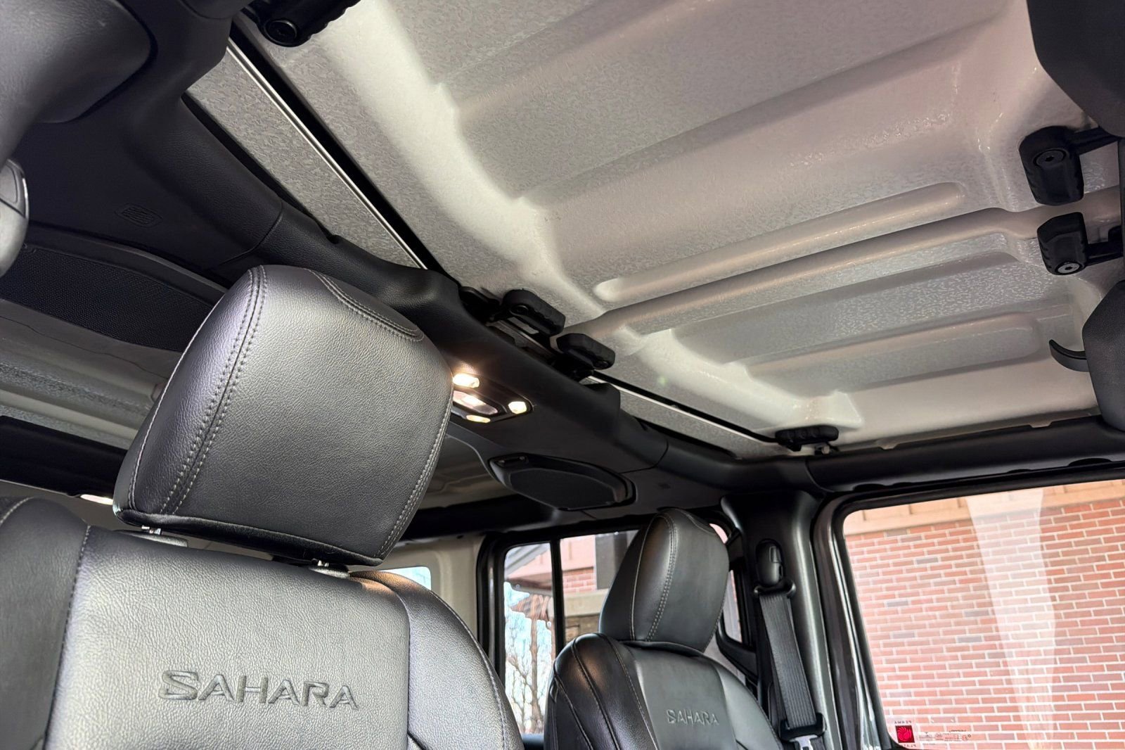 Used 2022 Jeep Wrangler Unlimited Sahara image 17