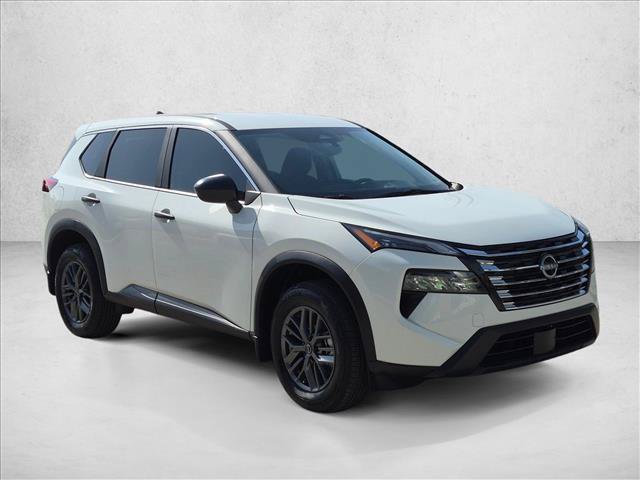 Used 2025 Nissan Rogue S FWD image 3