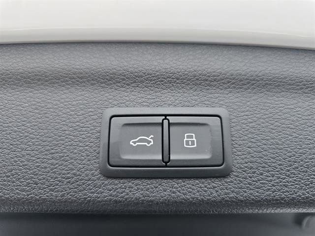 Used 2025 Audi Q3 2.0T Premium w/ Convenience Package image 13