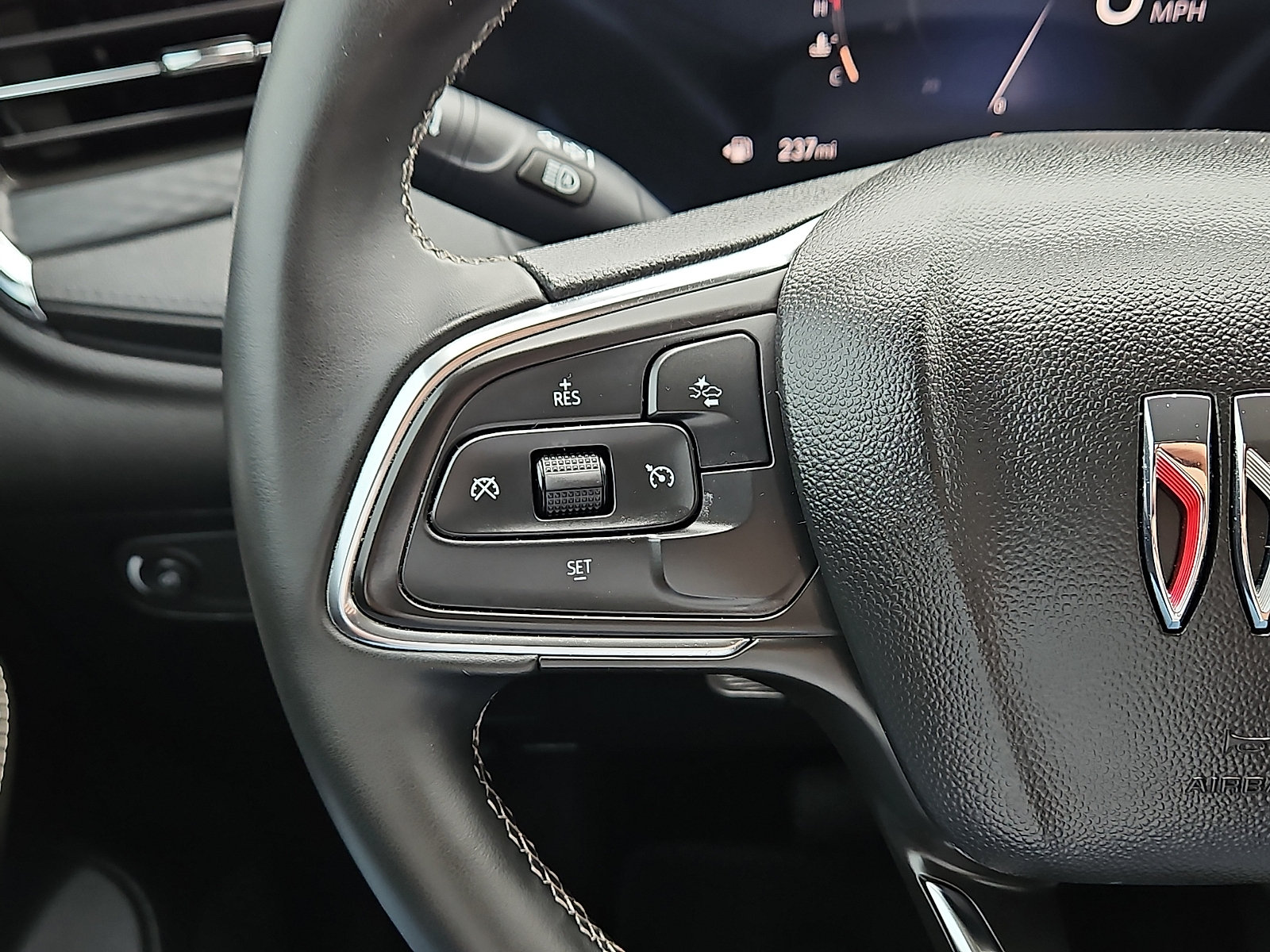 Used 2025 Buick Encore GX Preferred FWD image 17