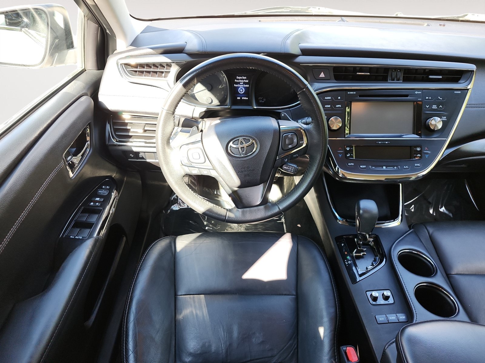 Used 2018 Toyota Avalon XLE FWD image 7