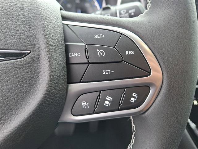 New 2026 Chrysler Pacifica Select image 14