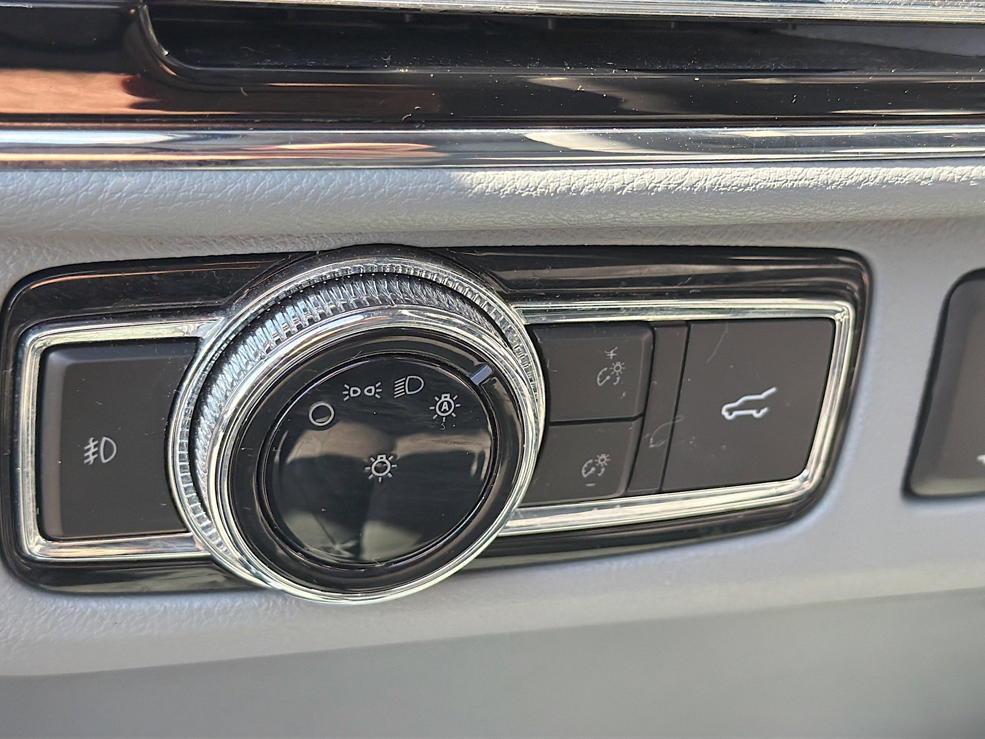 Certified 2019 Lincoln Navigator L Reserve AWD/4WD image 10