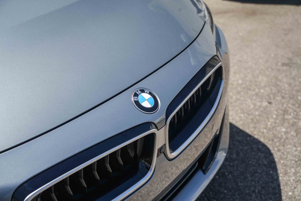 Used 2025 BMW 230i Coupe RWD image 3