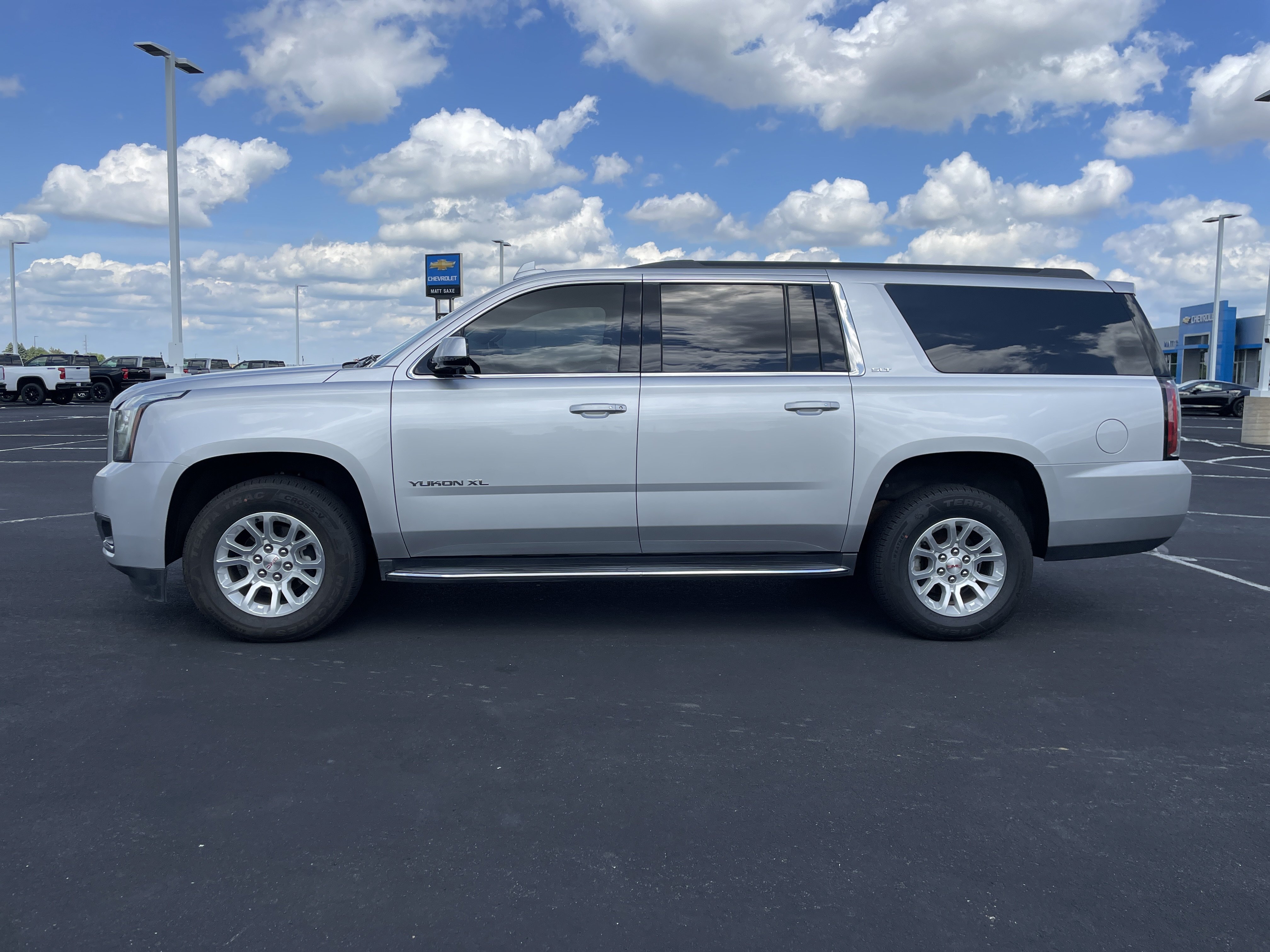 Used 2020 GMC Yukon XL SLT RWD image 2
