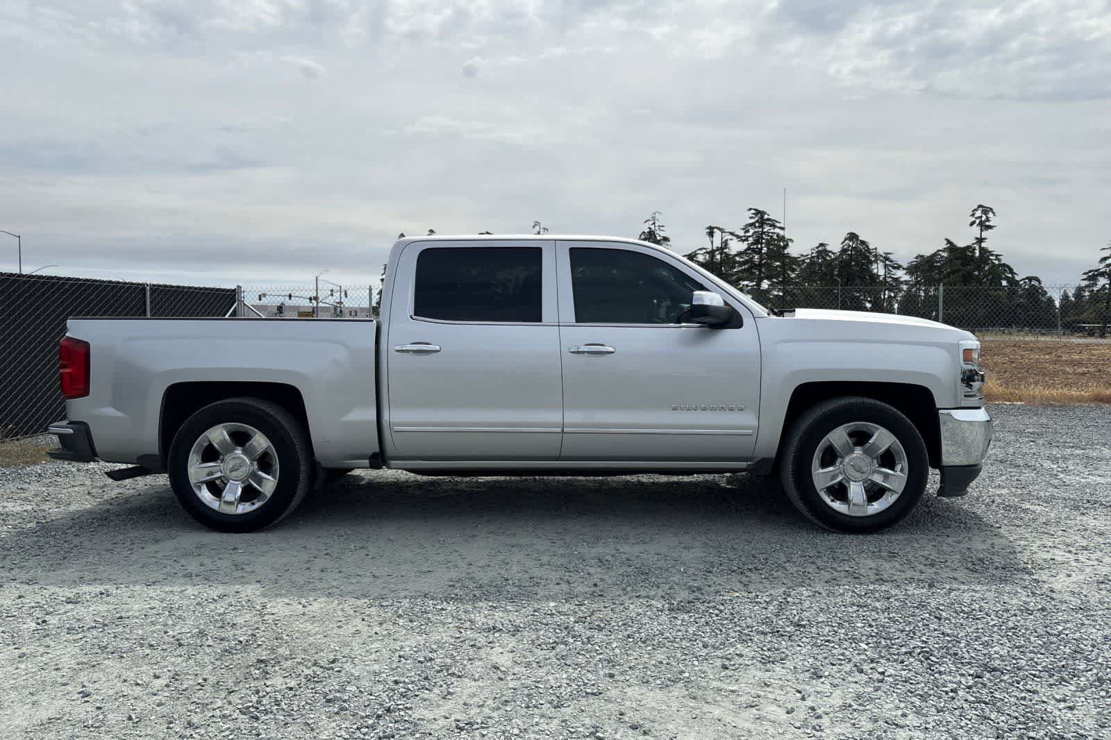 Used 2018 Chevrolet Silverado 1500 LTZ w/ Sport Package AWD/4WD image 9