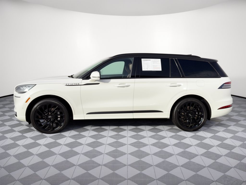 Used 2022 Lincoln Aviator Reserve w/ Equipment Group 201A AWD/4WD image 2