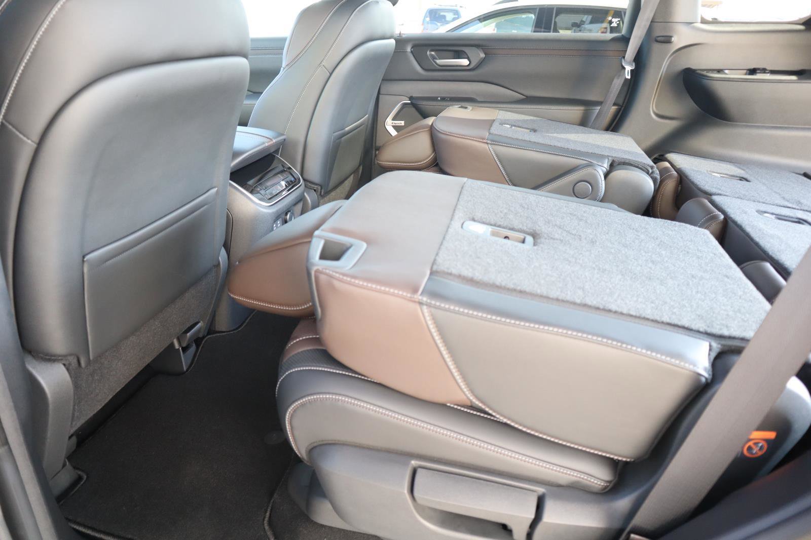 New 2026 Nissan Armada Platinum image 43