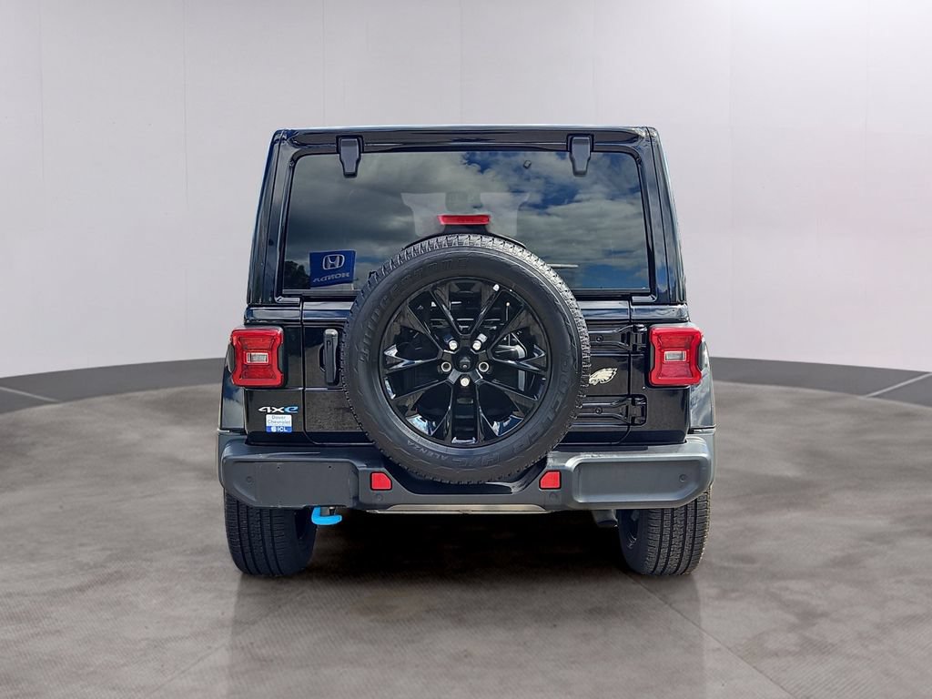 Used 2023 Jeep Wrangler Unlimited Sahara w/ Cold Weather Group AWD/4WD image 5