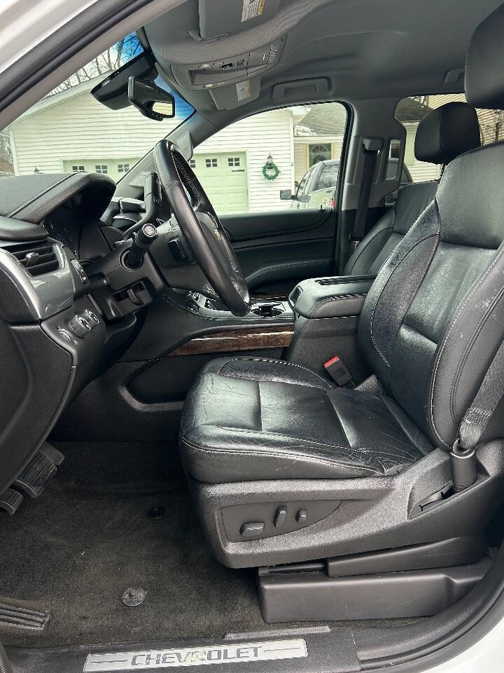 Used 2018 Chevrolet Suburban LT AWD/4WD image 7