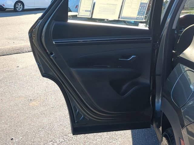 Used 2023 Hyundai Tucson SE image 29