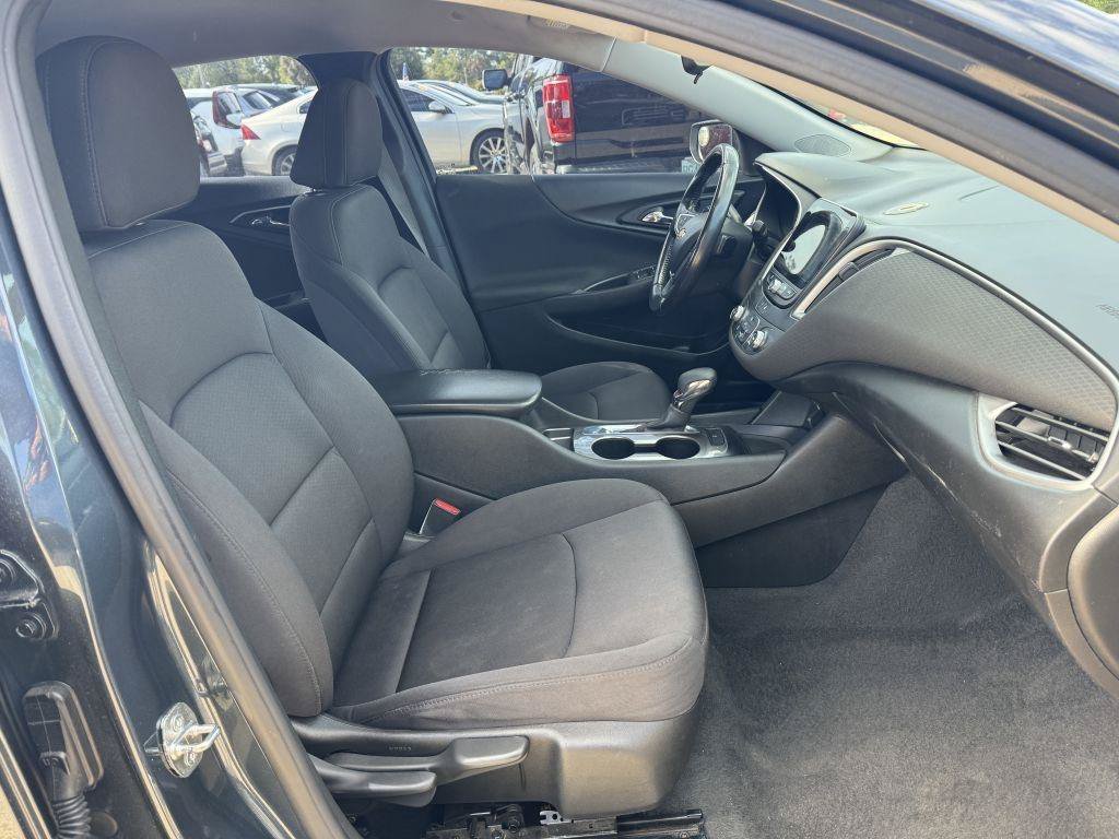 Used 2021 Chevrolet Malibu RS FWD image 14