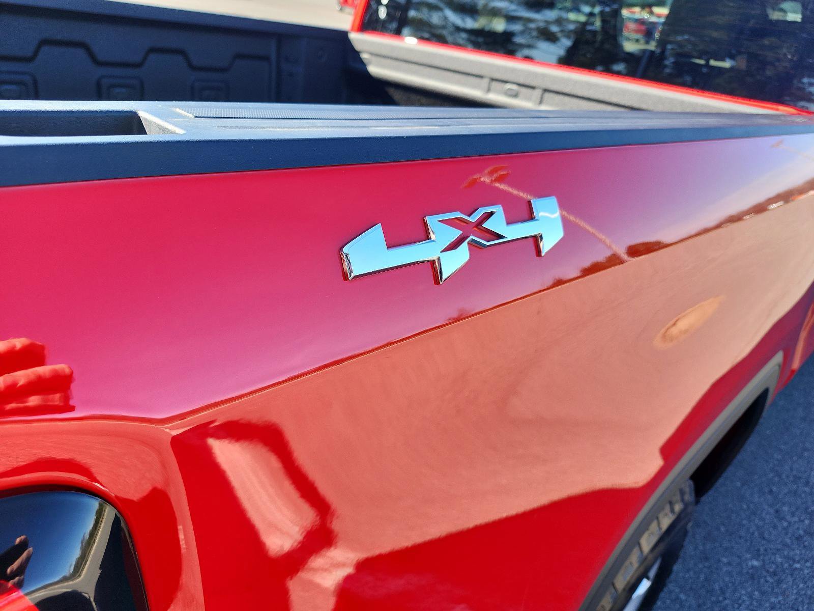 Certified 2024 GMC Sierra 1500 SLE image 6