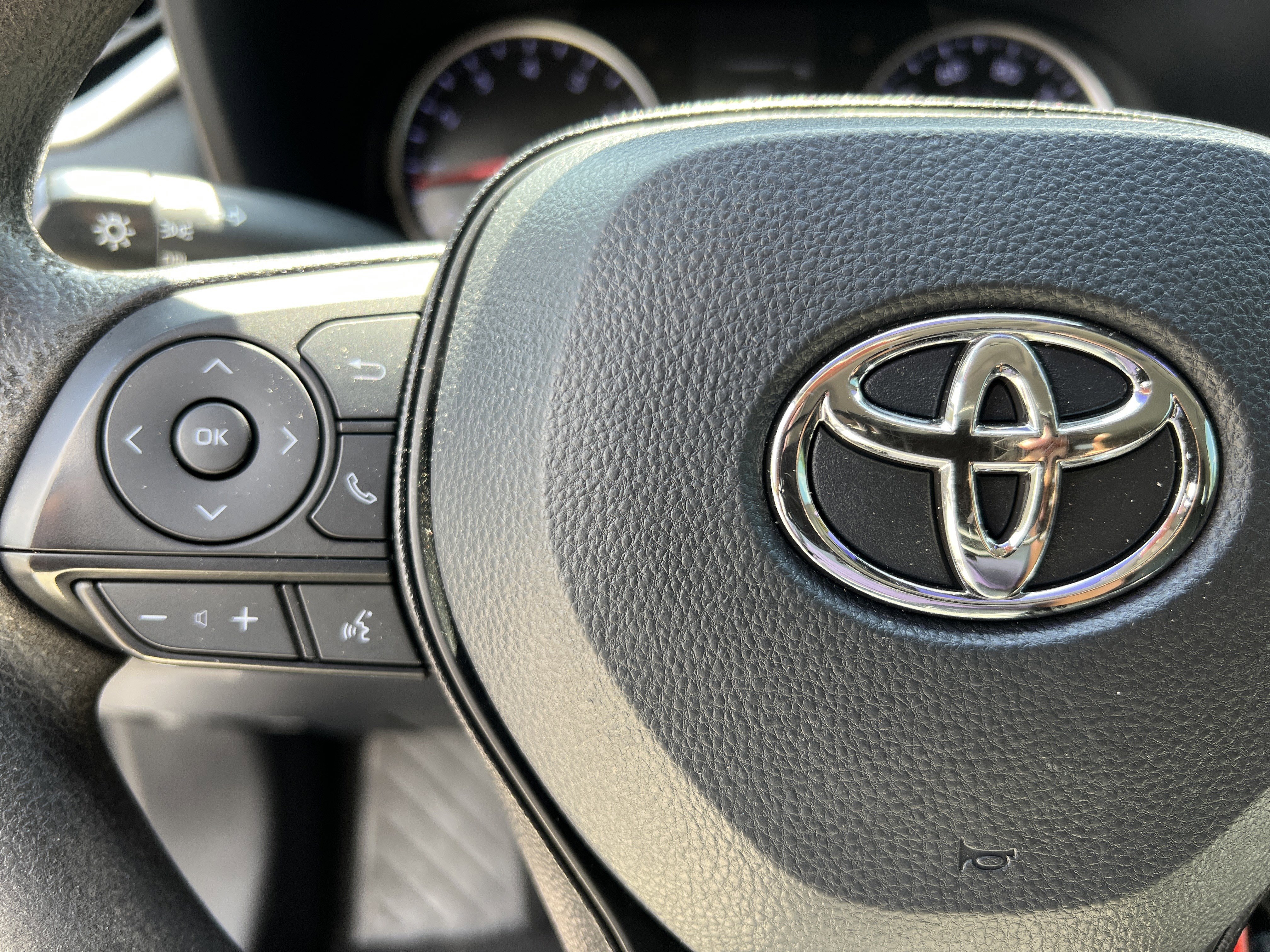 Certified 2020 Toyota RAV4 LE FWD image 10