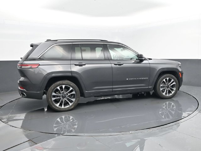 Used 2022 Jeep Grand Cherokee Overland w/ Luxury Tech Group IV AWD/4WD image 25