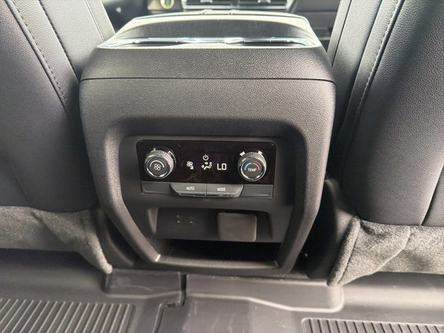 New 2026 Chevrolet Traverse LT w/ Driver Confidence Package image 29