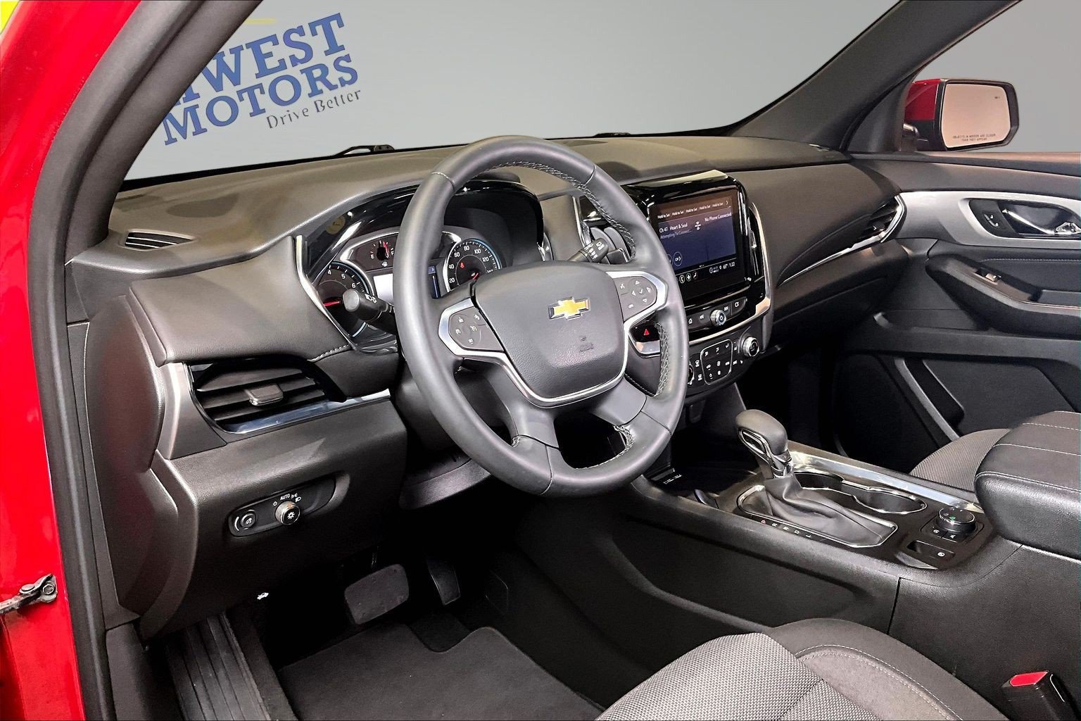 Used 2023 Chevrolet Traverse LT w/ Rear Camera Mirror Package AWD/4WD image 17