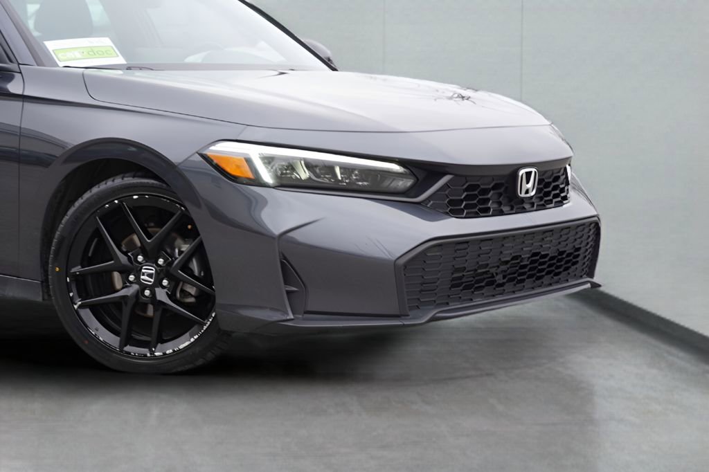 Used 2025 Honda Civic Sport image 3