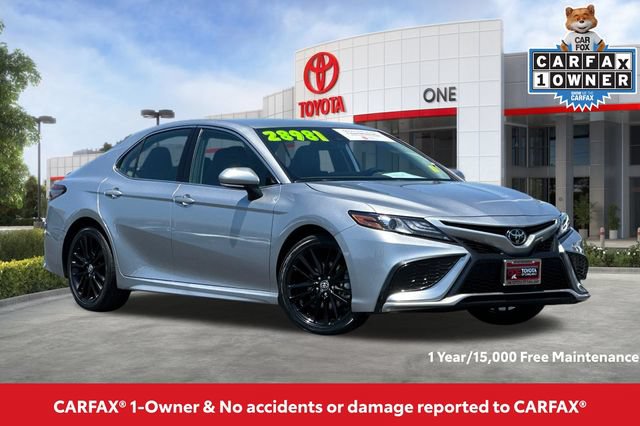 Used 2024 Toyota Camry XSE FWD image 2