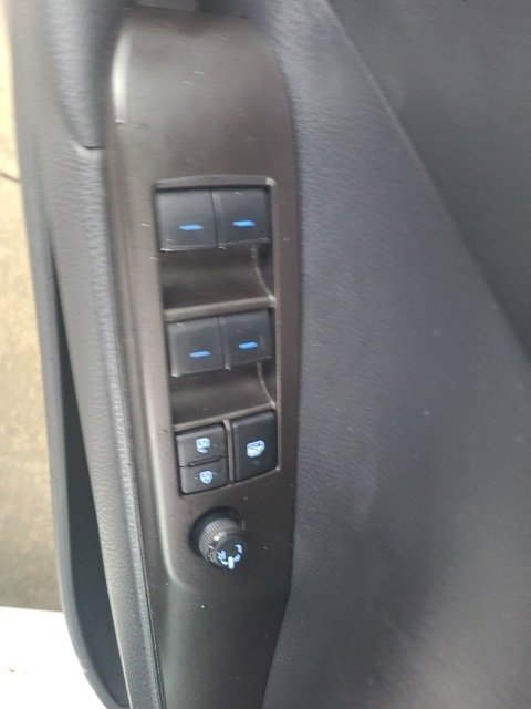 Used 2024 Toyota Camry SE image 18