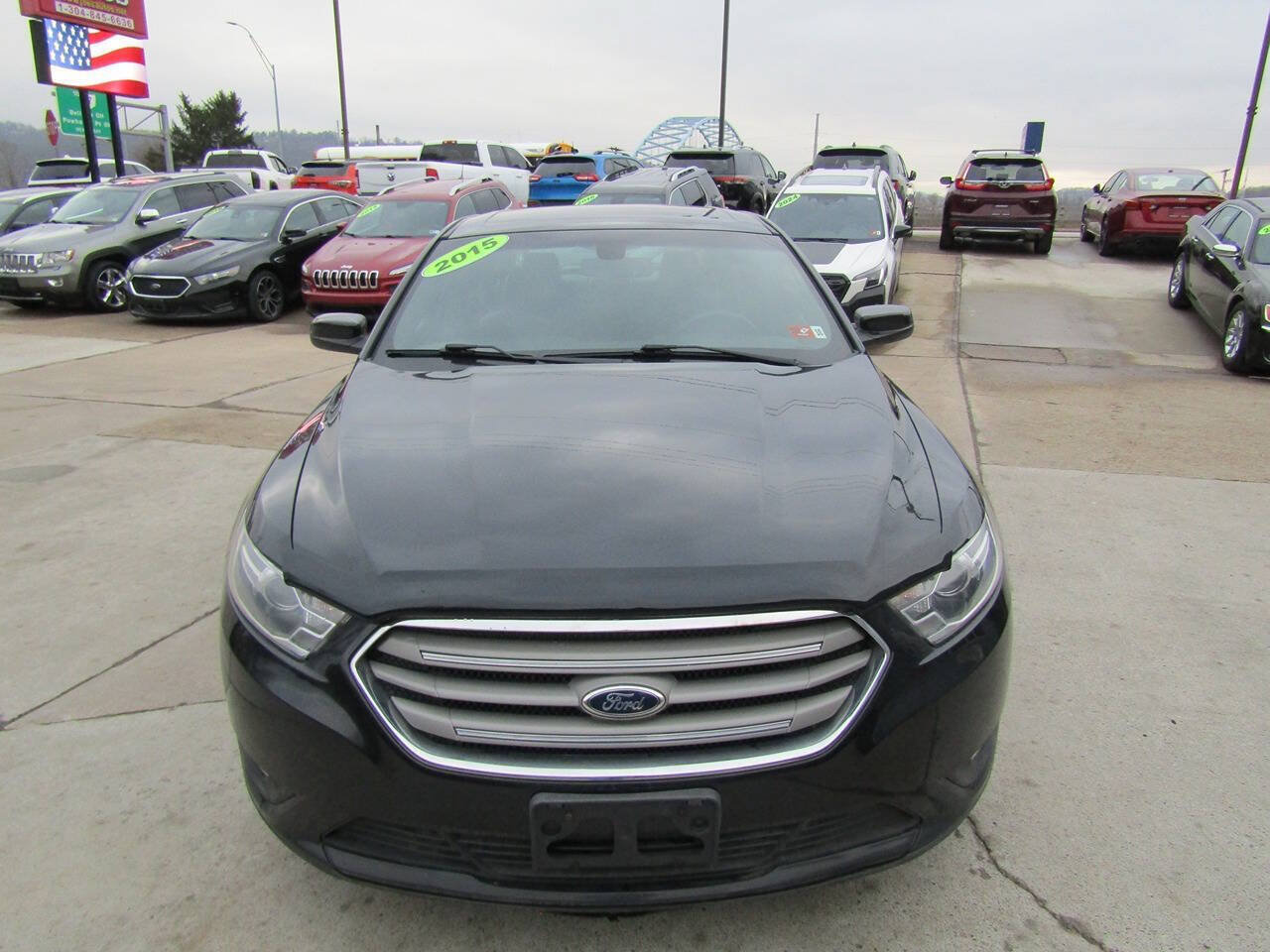 Used 2015 Ford Taurus SEL w/ Equipment Group 201A AWD/4WD image 7
