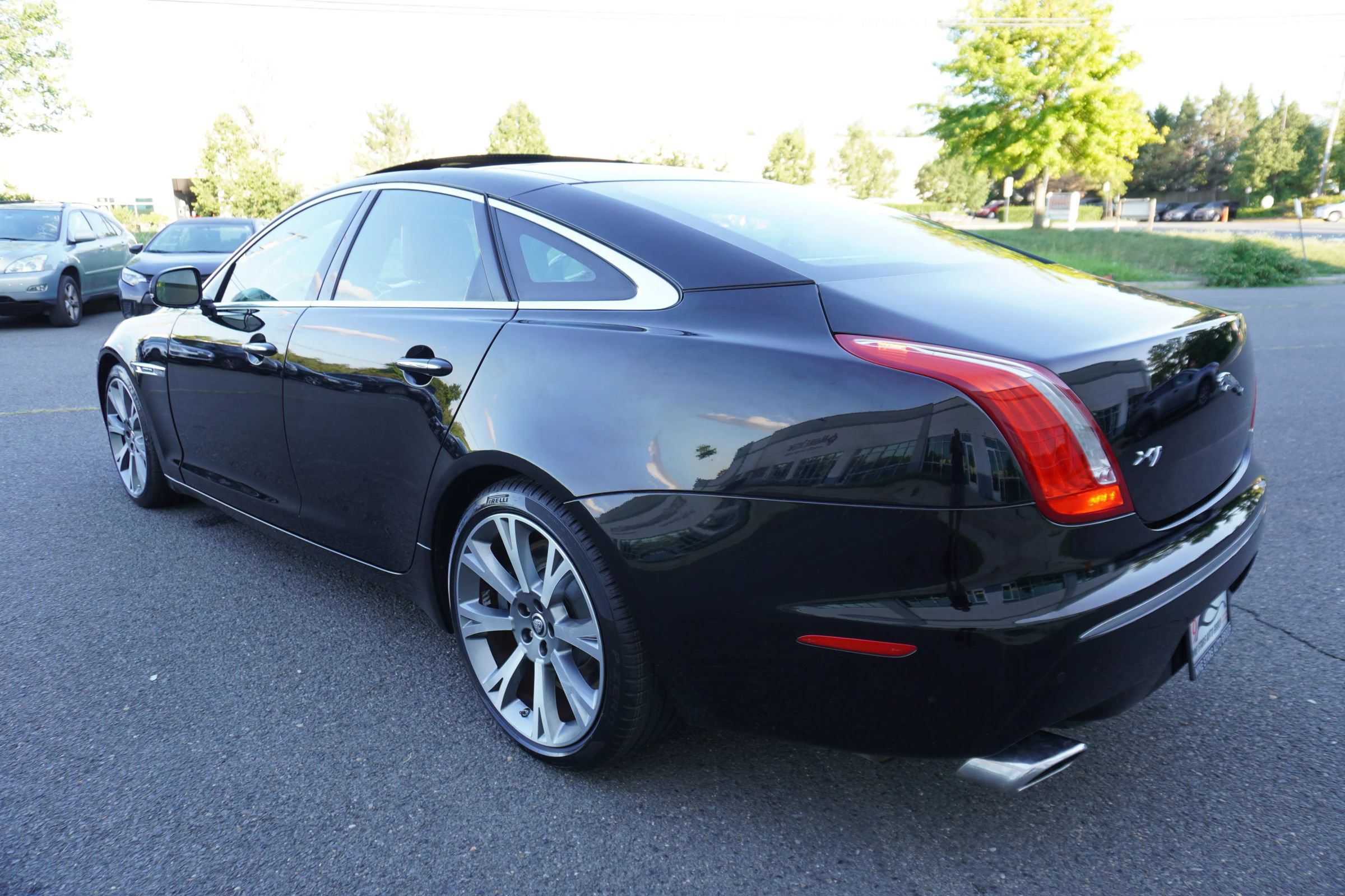 Used 2012 Jaguar XJ Supercharged RWD image 5