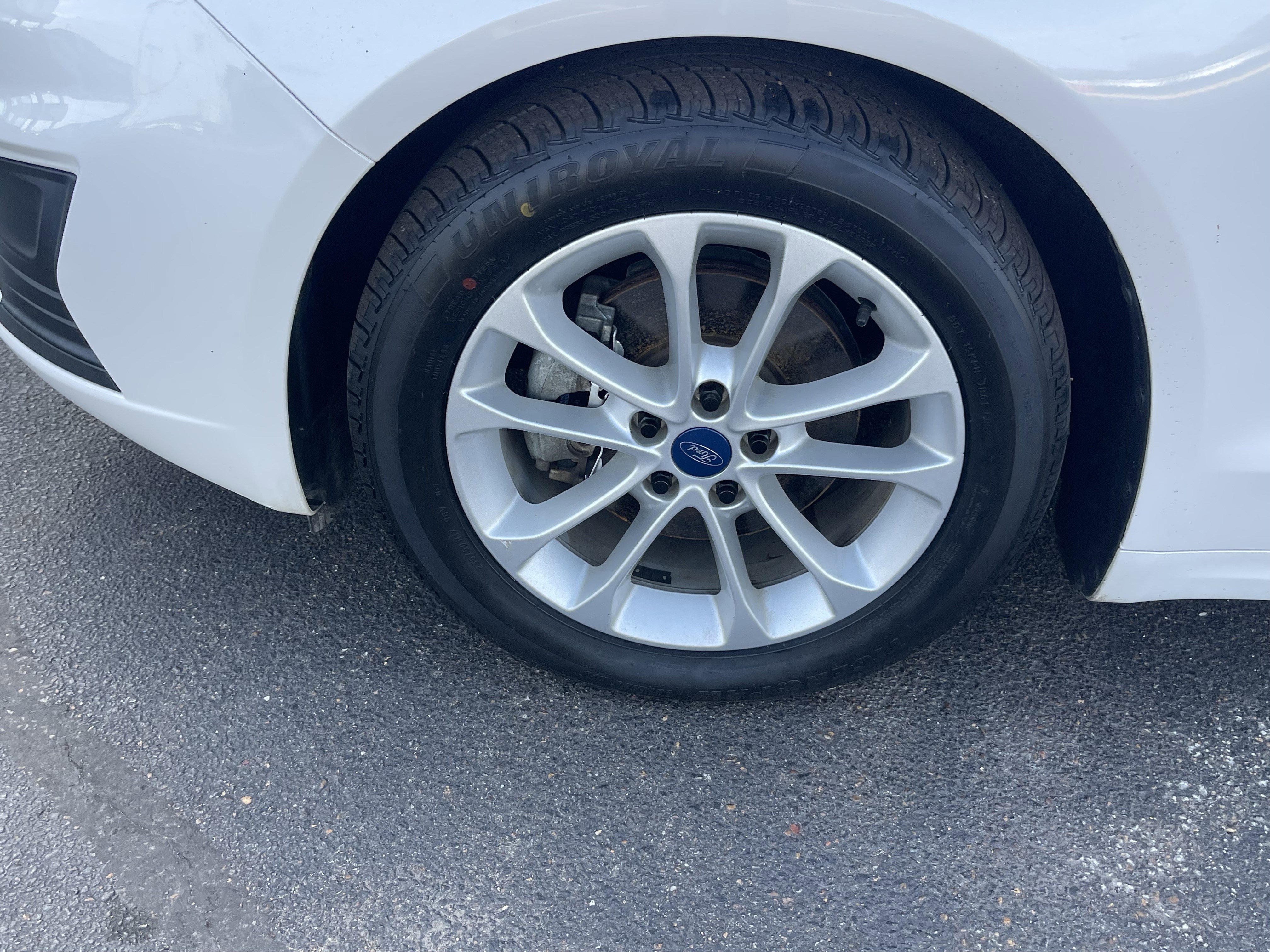 Used 2019 Ford Fusion SE image 9