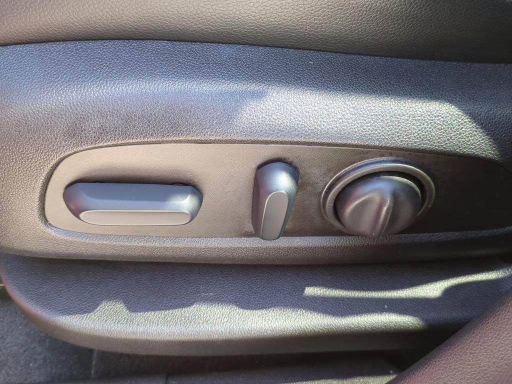 Used 2022 GMC Terrain SLT image 26