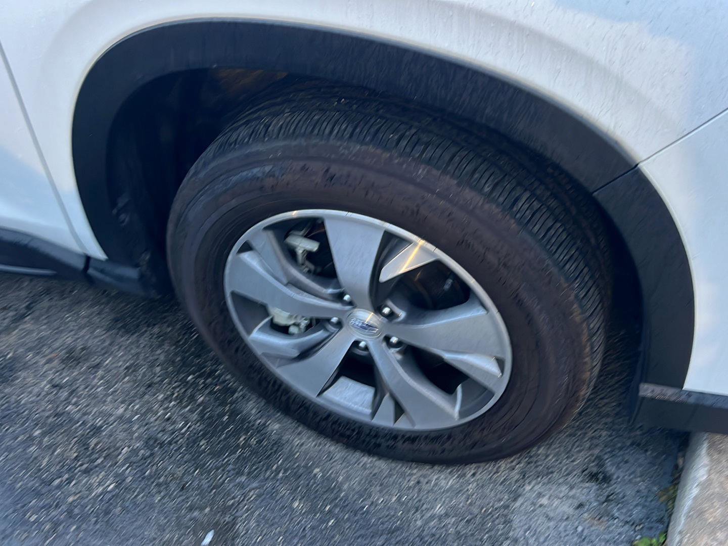 Used 2024 Subaru Ascent Premium w/ Convenience Package image 7