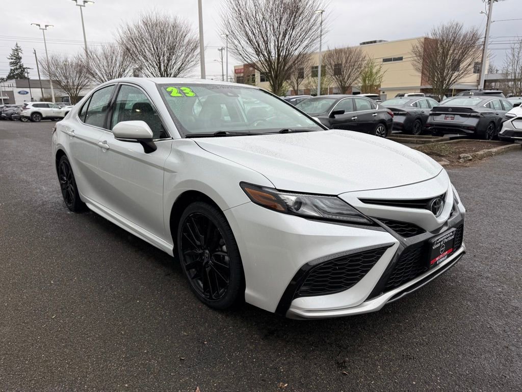 Used 2023 Toyota Camry XSE FWD image 5
