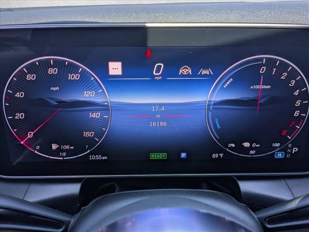Used 2025 Mercedes-Benz GLC 350e 4MATIC image 11