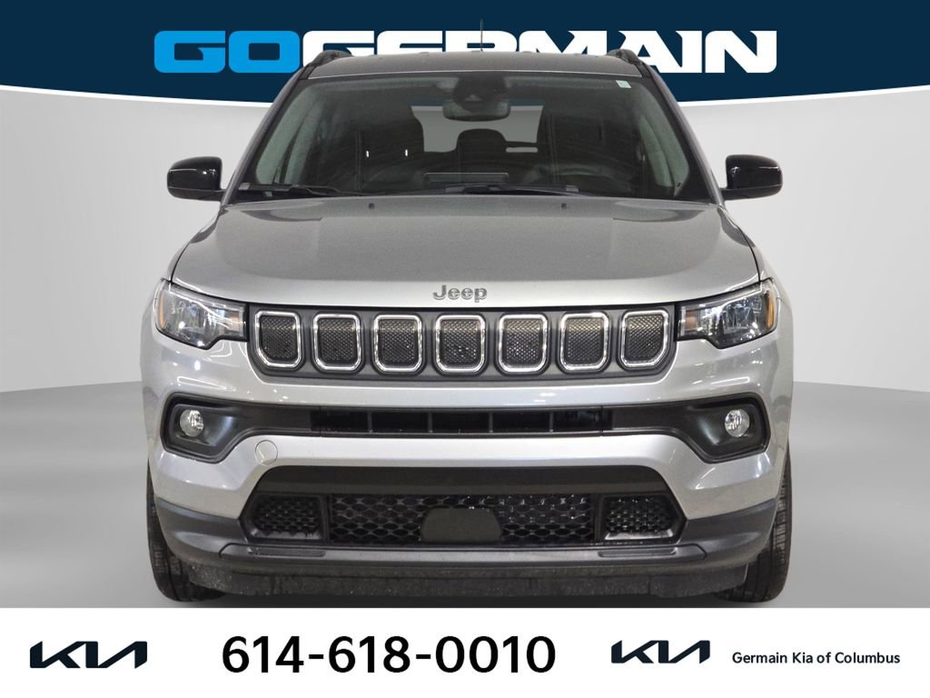Used 2022 Jeep Compass Latitude image 3